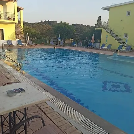 Amadeus Hawaii & * Sidari (Corfu)