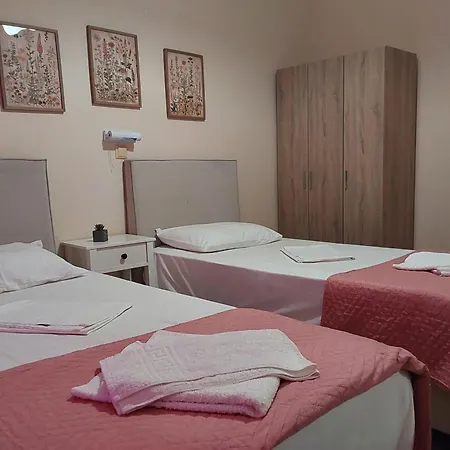 Amadeus Hawaii & Apartmán *