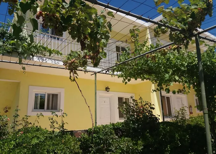 Διαμέρισμα Amadeus Hawaii & Σιδάρι