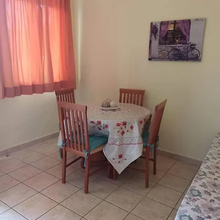 Amadeus Hawaii & Apartamento Sidárion