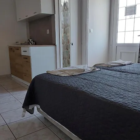 Amadeus Hawaii & Apartment